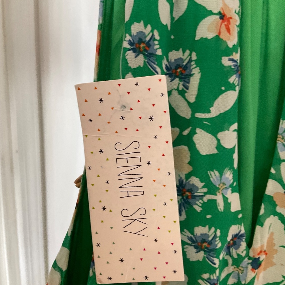 Sienna Sky Green Floral Tiered Dress - NWT Size: L - Picture 5 of 7